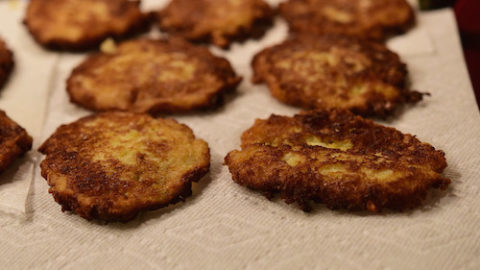 Hanukkah Latkes: An Easy Gluten-Free Potato Pancakes Recipe