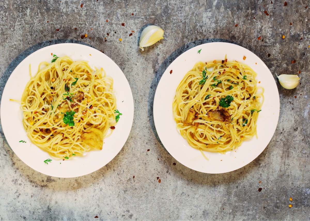 Garlic Spaghetti: A Quick and Easy Vegan and Gluten-Free Meal