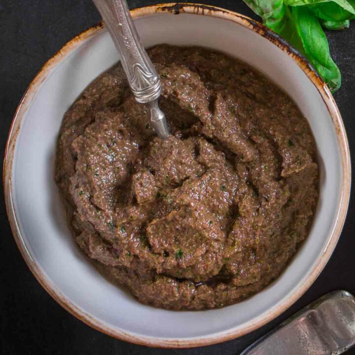 Vegan olive tapenade